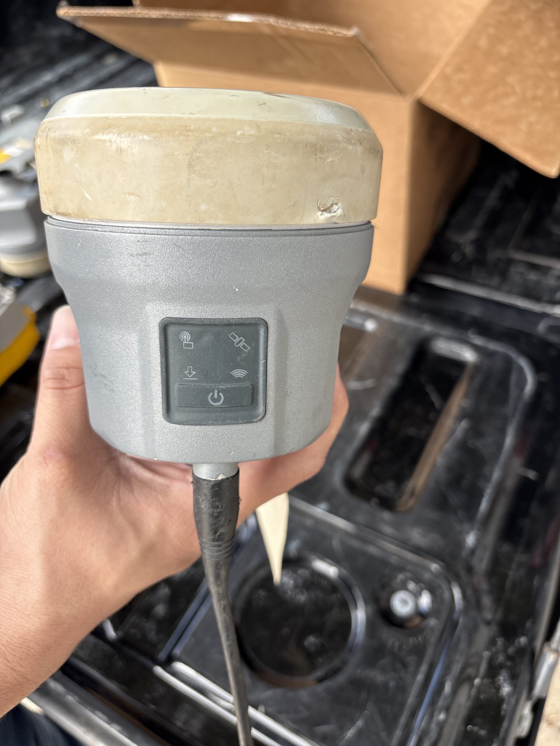 Trimble R10 v1, Model 1 GNSS Receiver - Image 2