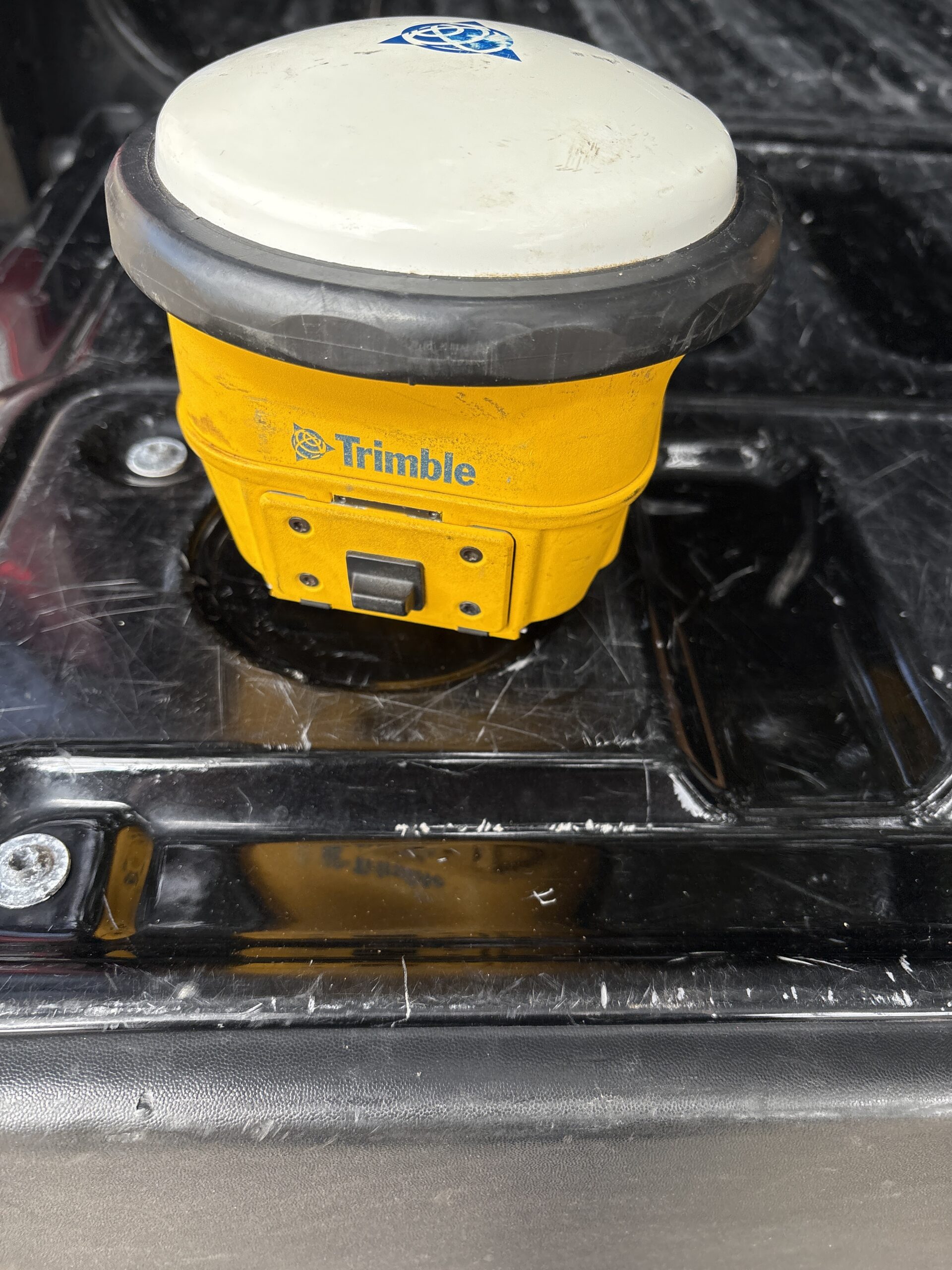 Trimble SPS986 GNSS Receiver 430-470 - Image 2