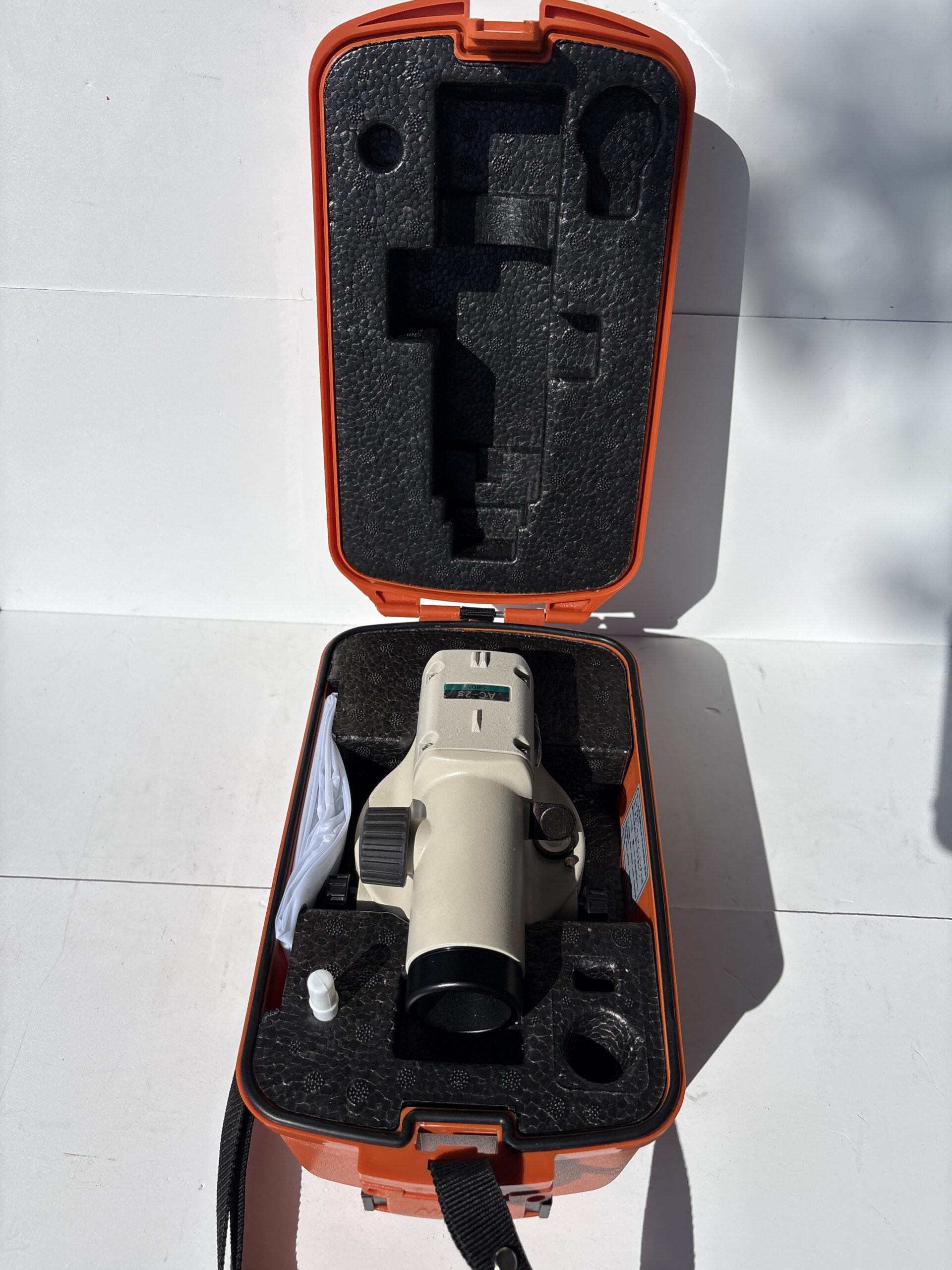 NIKON AC-2S 24X AUTOMATIC LEVEL W/ CIRCLE & STADIA - Image 2
